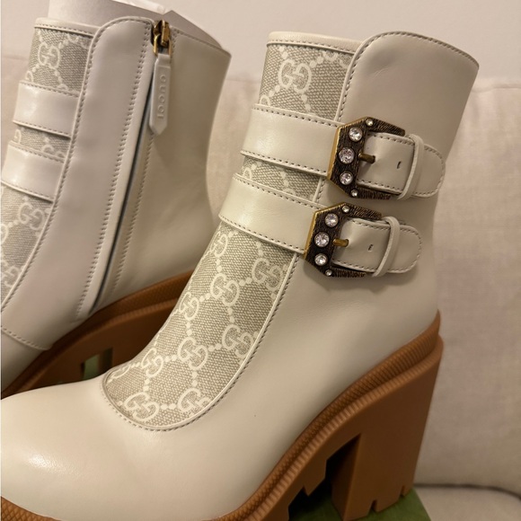 Brand new and authentic Gucci heels - Picture 2 of 7